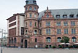 „Historische Gebäude in der Innenstadt Wiesbaden