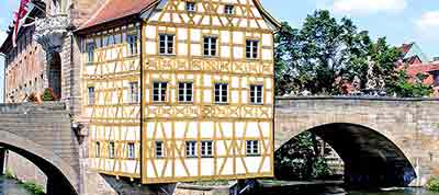 Das alte Rathaus in Bamberg auf der Brücke über die Regnitz
